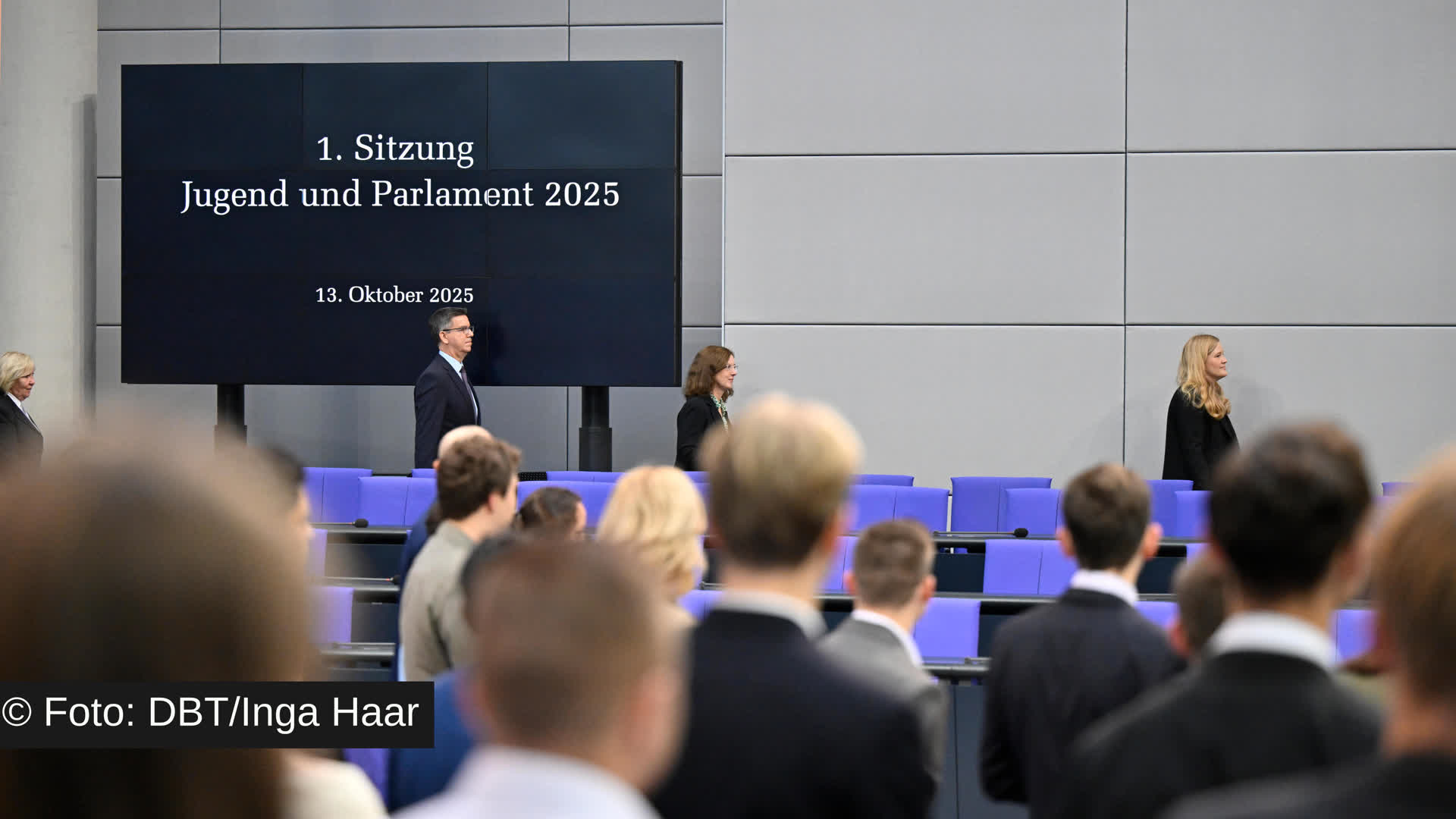 Jugend und Parlament 2025: Eröffnung und erste Lesung