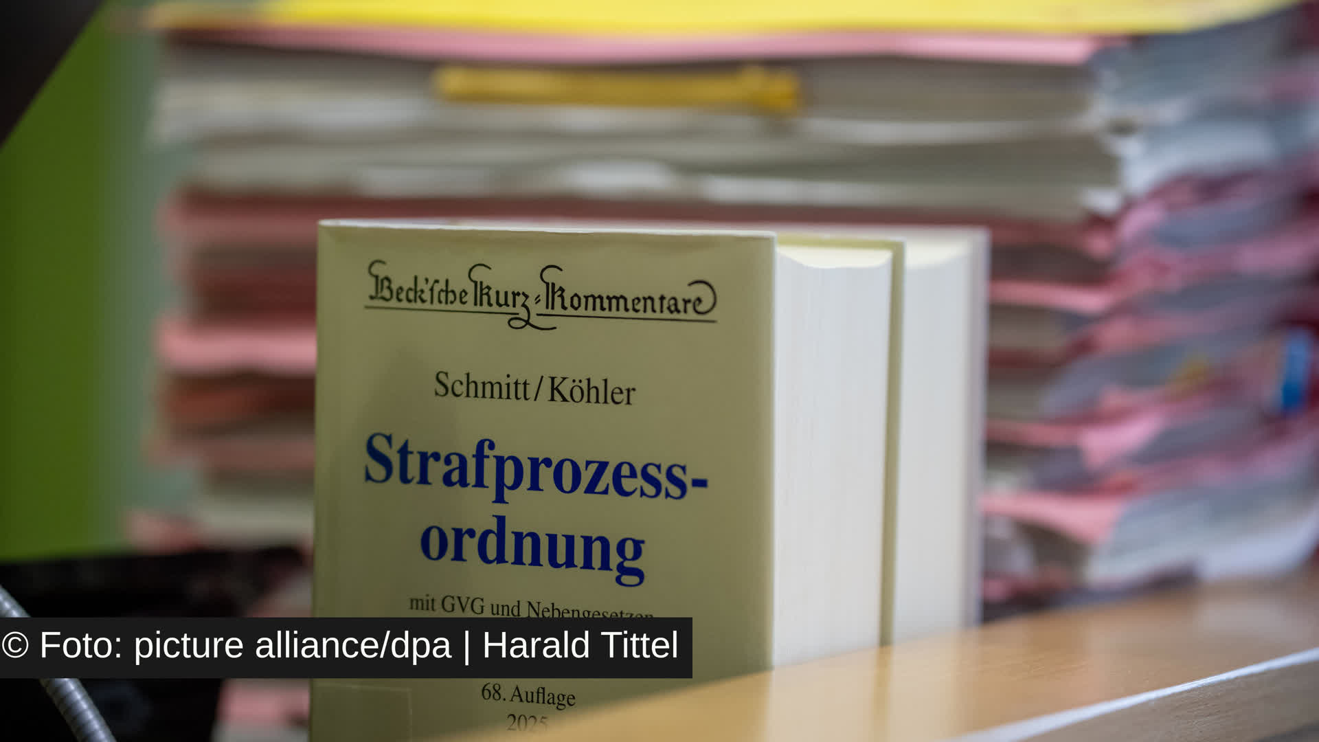 82. Sitzung vom 10.06.2026. TOP 4, 22: StPO: Zeugnisverweigerungsrecht, Fanrechte Fußball episode artwork